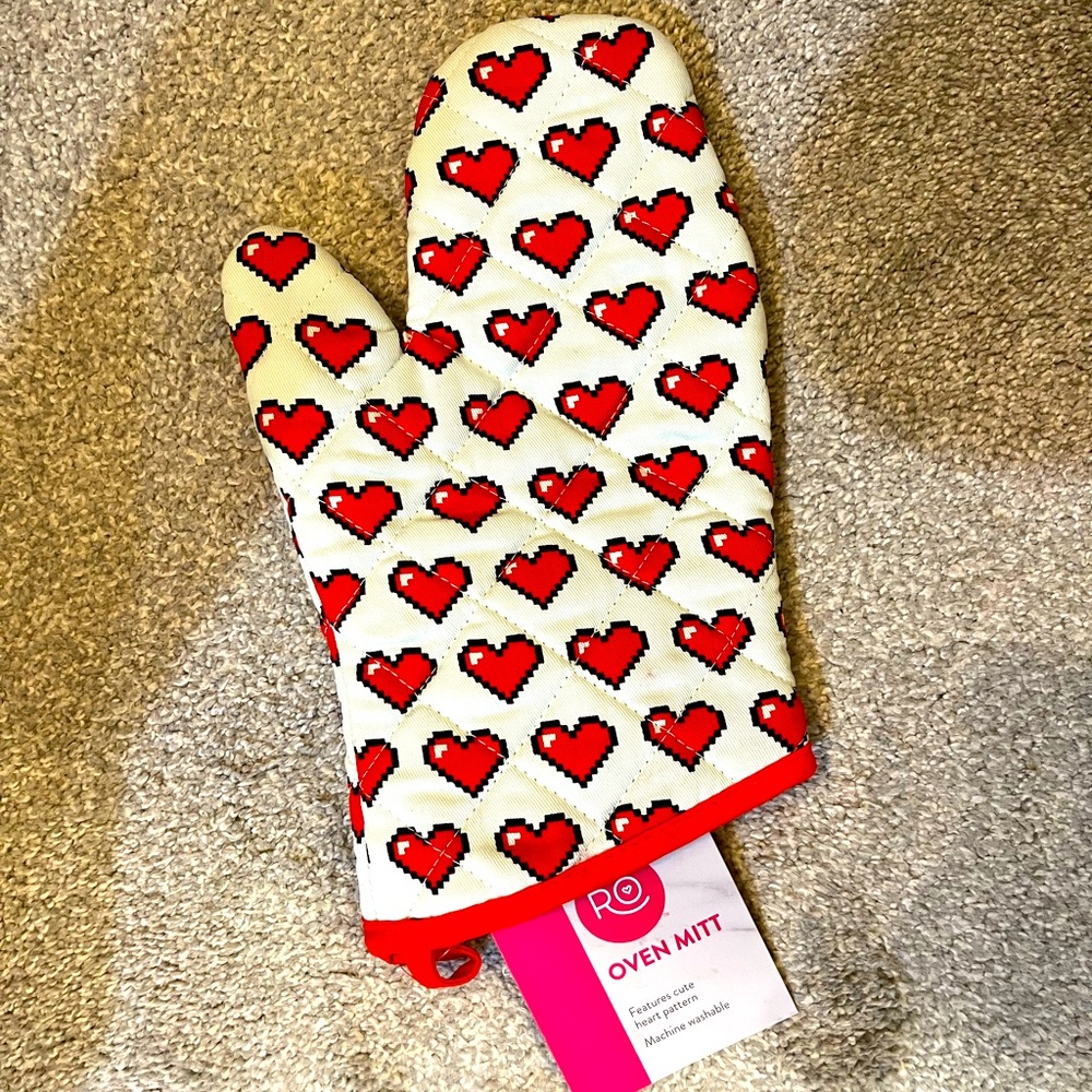 NWT Oven Mitt